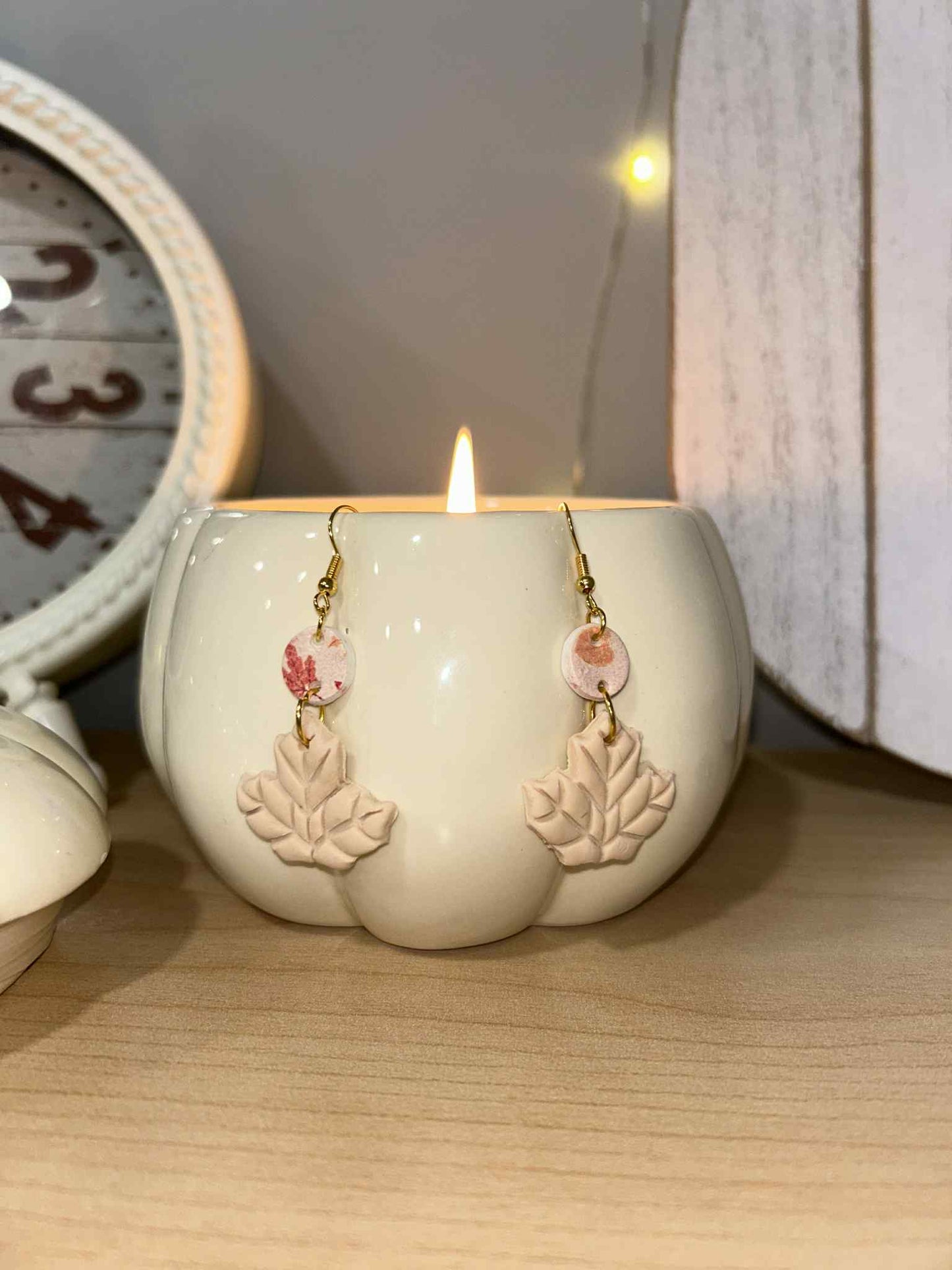 Clay Beige Leaf earrings